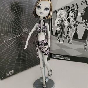 Monster High G1 Monster High Frankie Skull Shores X0593 Mattel First Wave 2011